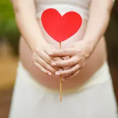 Kiedy zaczyna się 9 miesiąc ciąży, serce bije mocniej. Brzuszek rośnie, a miłość kwitnie.