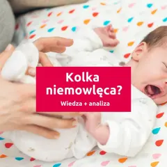 Płacz niemowlaka, który może oznaczać kolkę niemowlęcą. Rodzic próbuje uspokoić dziecko.