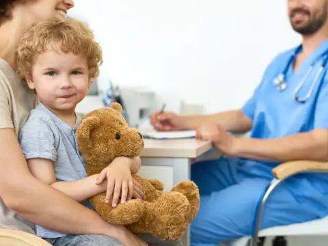 Chrapanie u niemowlaka - kiedy to katar, a kiedy lekarz?