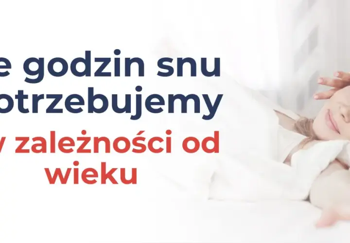 Ile powinno spać dziecko? Tabela snu dla maluchów i starszych dzieci. Zdjęcie przedstawia uśmiechniętą, śpiącą kobietę.